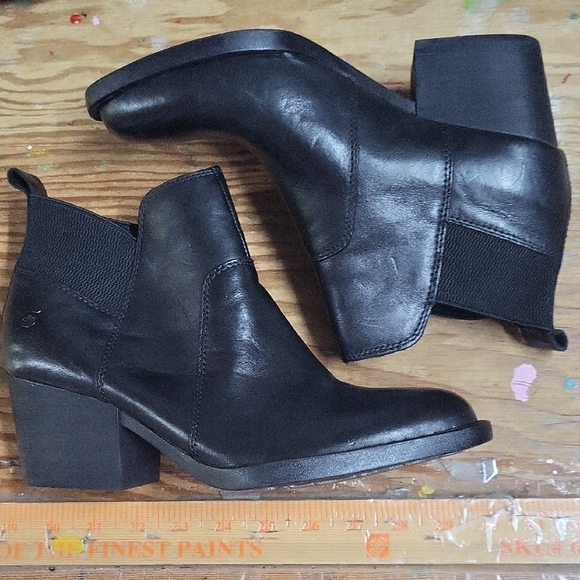 Born Garcia Low boot Women's Black Ankle Boots 9.5 NWT - Picture 1 of 8